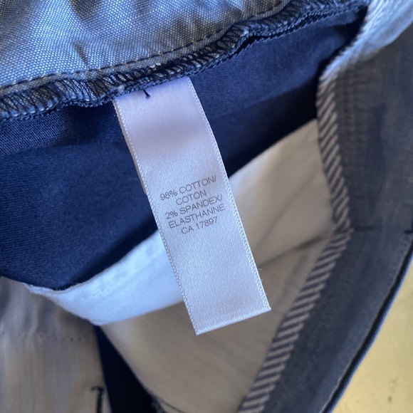 Women’s Banana Republic Size 8P City Chino Navy Blue Stretch Shorts 5” inseam - Picture 8 of 9